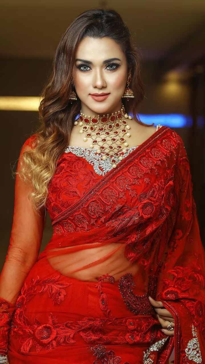 অভিনেত্রী ইয়ামিন হক ববি।