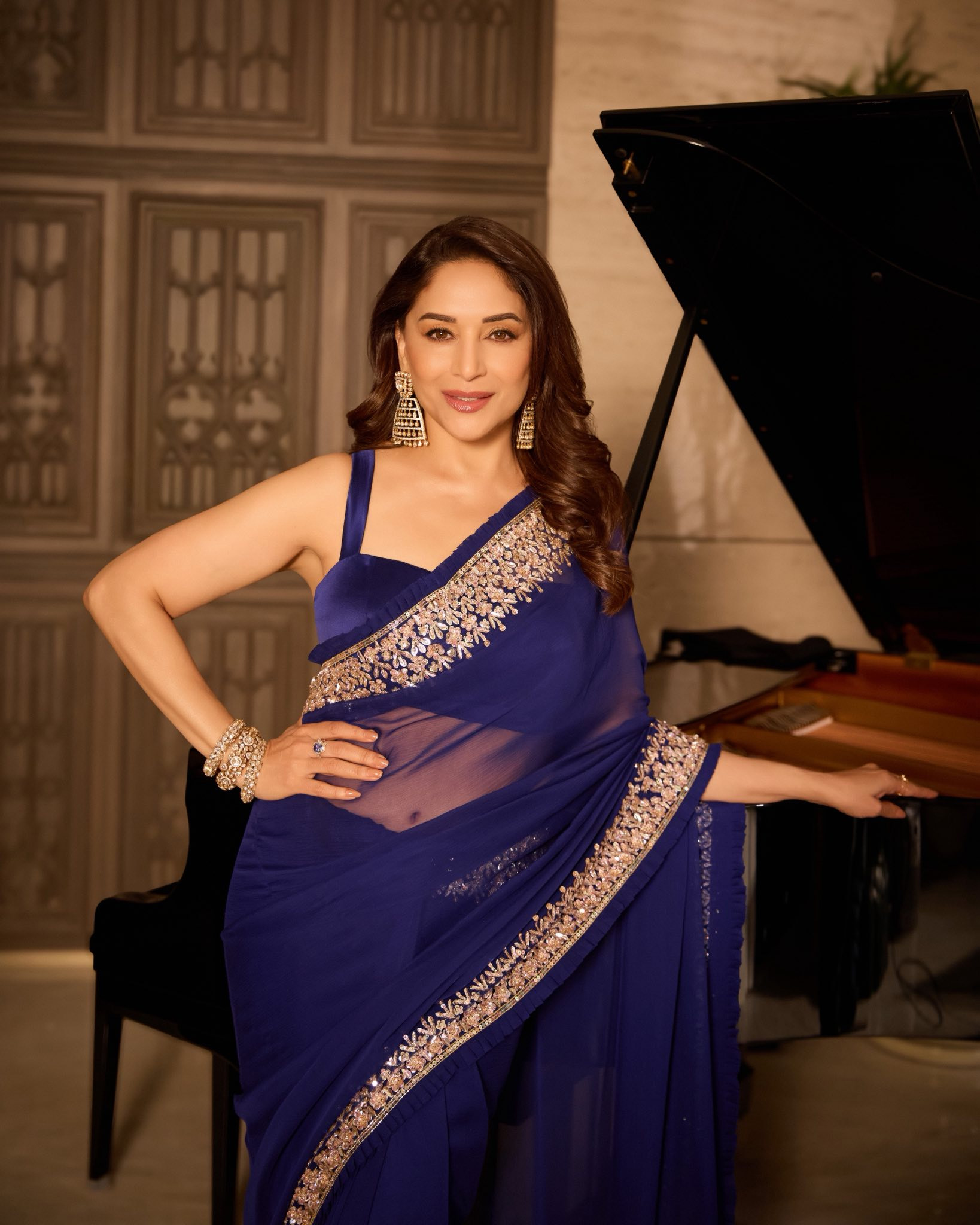 বলিউডের জনপ্রিয় অভিনেত্রী মাধুরী দীক্ষিত।