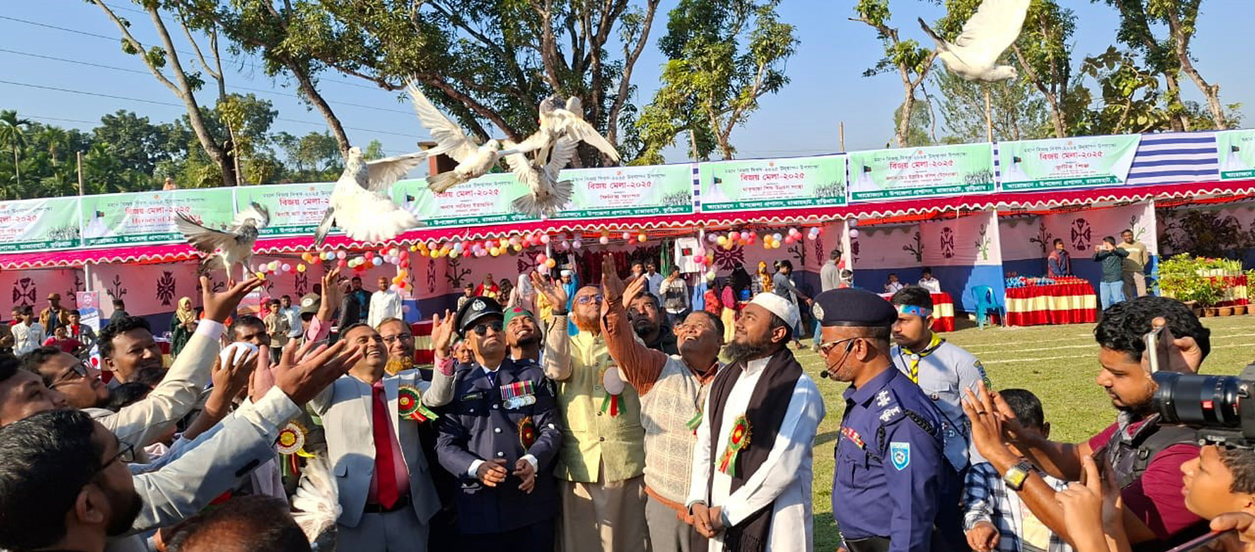 রাজারহাটে যথাযোগ্য মর্যাদায় মহান বিজয় দিবস পালিত।