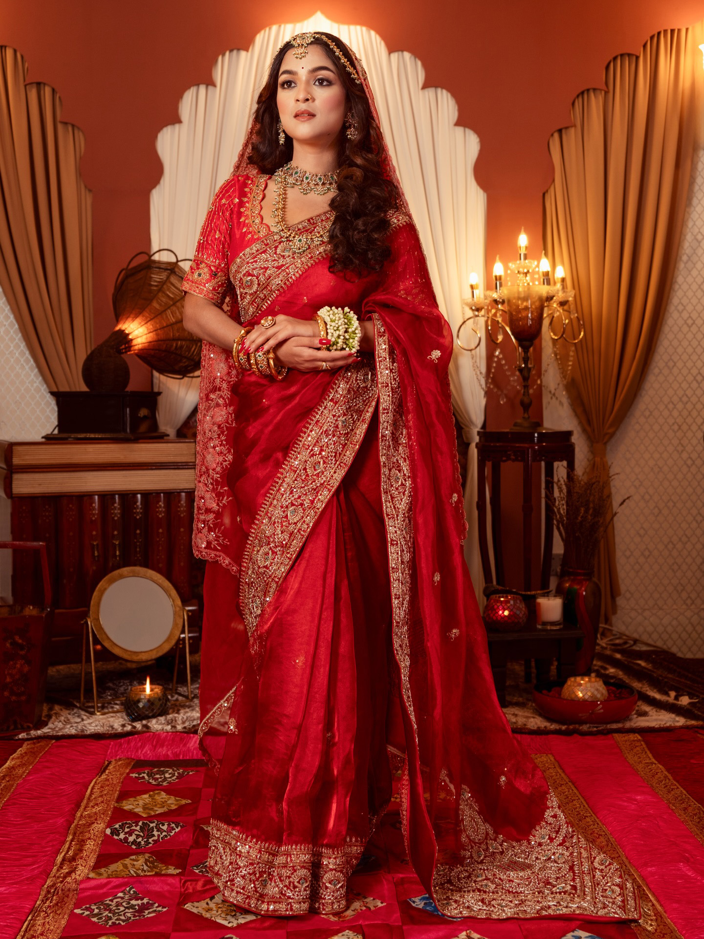 অভিনেত্রী সাদিয়া আয়মান।