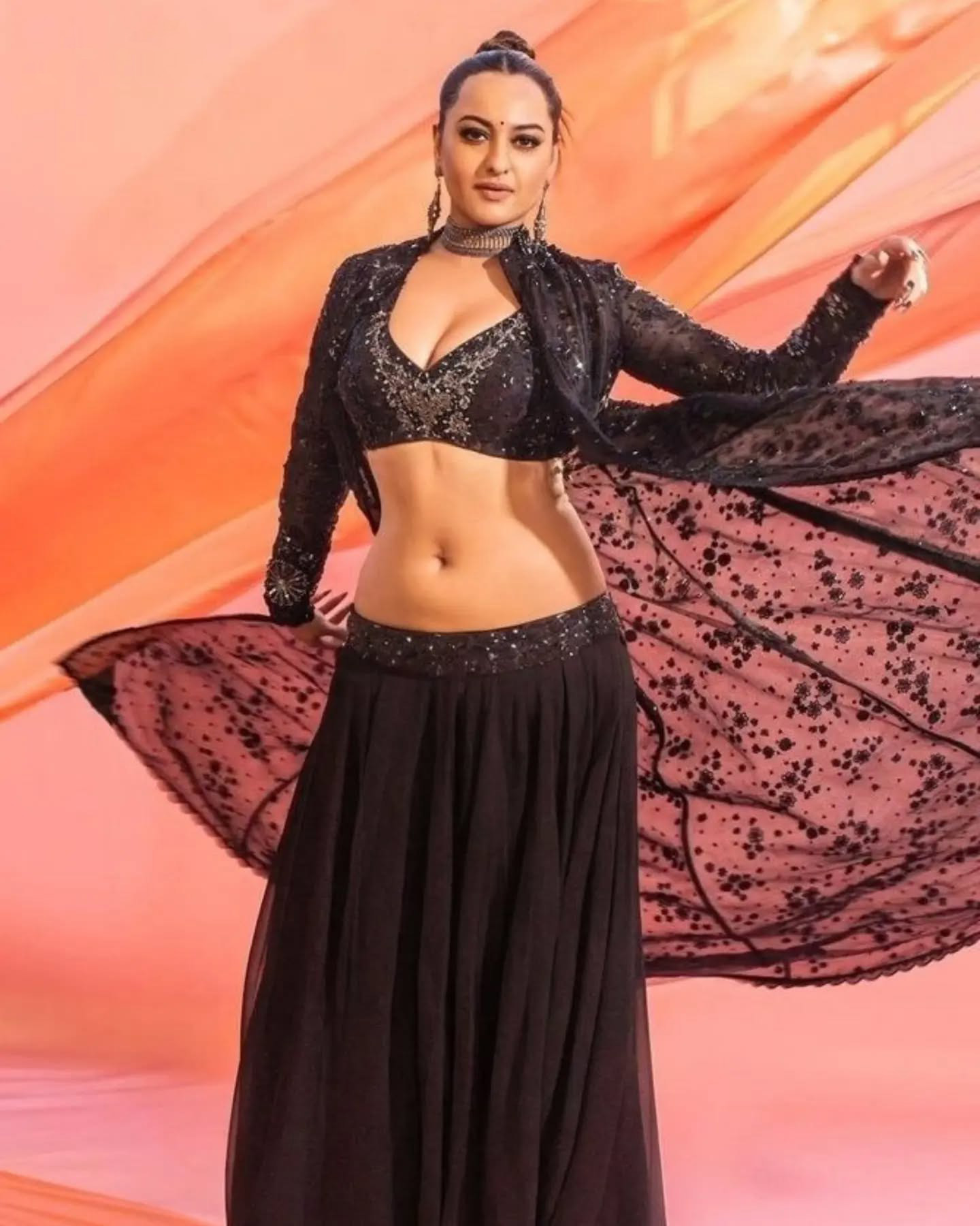 বলিউড অভিনেত্রী সোনাক্ষী সিনহা।