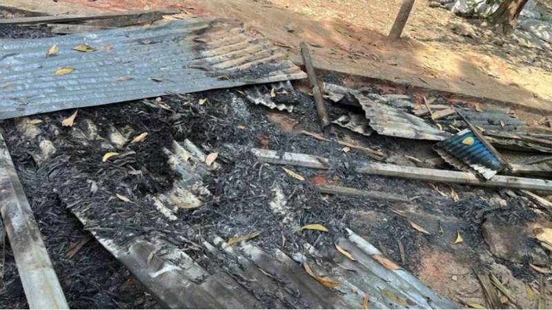 ছাত্রদল নেতার বাড়িতে আগুন দিলেন আ. লীগ নেতা