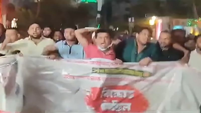 ধানমন্ডিতে আ.লীগের মিছিল, নারী নেত্রীসহ আটক ৩