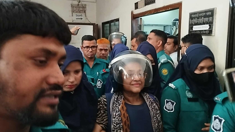 কাঠগড়ায় ফুঁপিয়ে ফুঁফিয়ে কাঁদলেন তুরিন আফরোজ