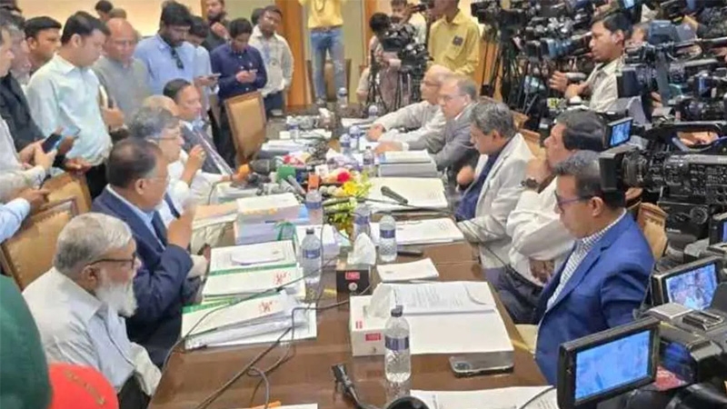বারবার গণতন্ত্র হোঁচট খেয়েছে  : আলী রীয়াজ
