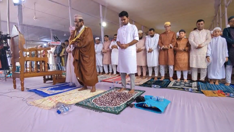 আসিফ কেন আলাদা কাতারে দাঁড়িয়েছিলেন, জানা গেল কারণ