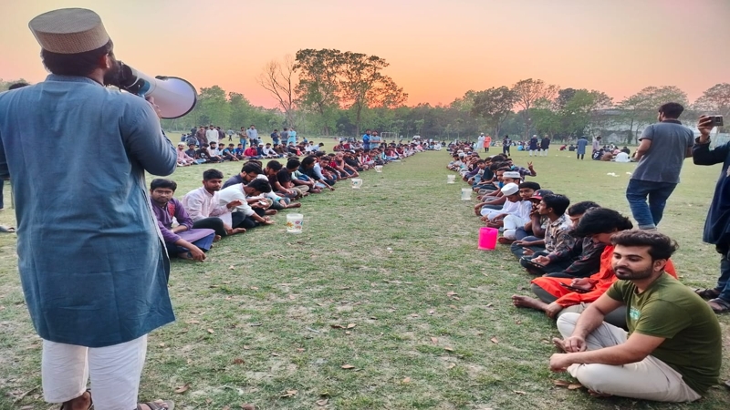 ইবিতে শিবিরের গণ ইফতার