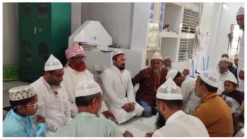 সৌদি আরবের সাথে মিল রেখে রাঙ্গাবালী ৮ গ্রামে ঈদ পালন