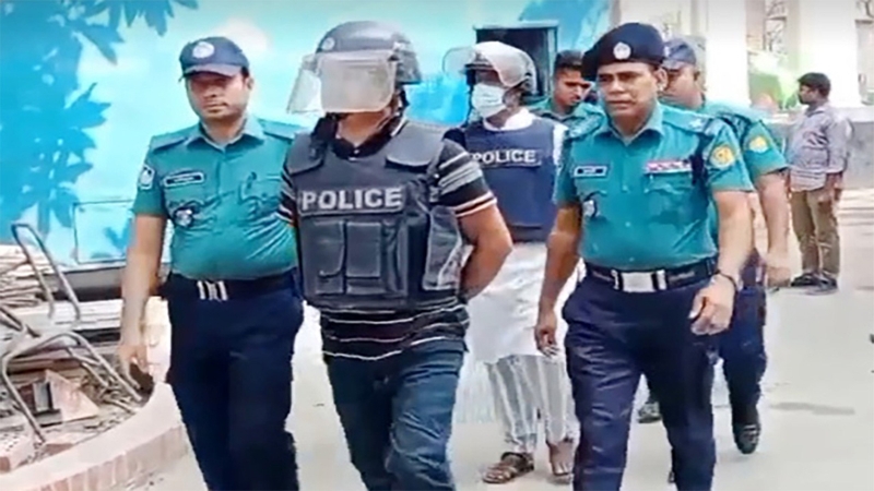 এএসআই মালেক ও কনস্টেবল মুকুল ট্রাইব্যুনালে