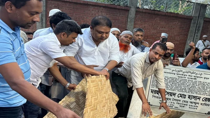 কোকোর শাশুড়ির ইন্তেকাল, বনানী কবরস্থানে দাফন