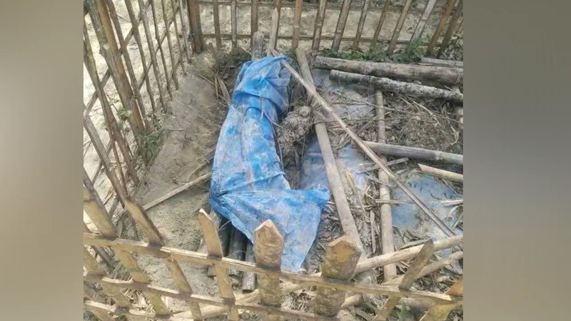 ঠাকুরগাঁওয়ে কবর খুঁড়ে ৪ কঙ্কাল চুরি
