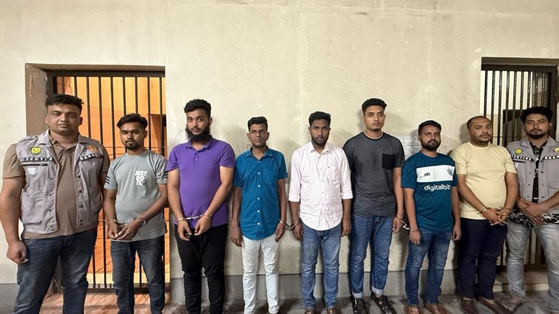 কিশোর গ্যাং লিডার রুবেলসহ গ্রেপ্তার ৭
