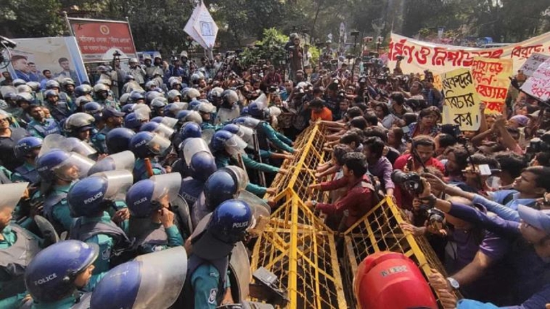 স্বরাষ্ট্র উপদেষ্টার পদত্যাগ দাবিতে পদযাত্রা, পুলিশের বাধা