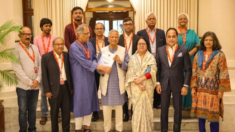 ২০ সুপারিশে গণমাধ্যম সংস্কার কমিশনের প্রতিবেদন জমা