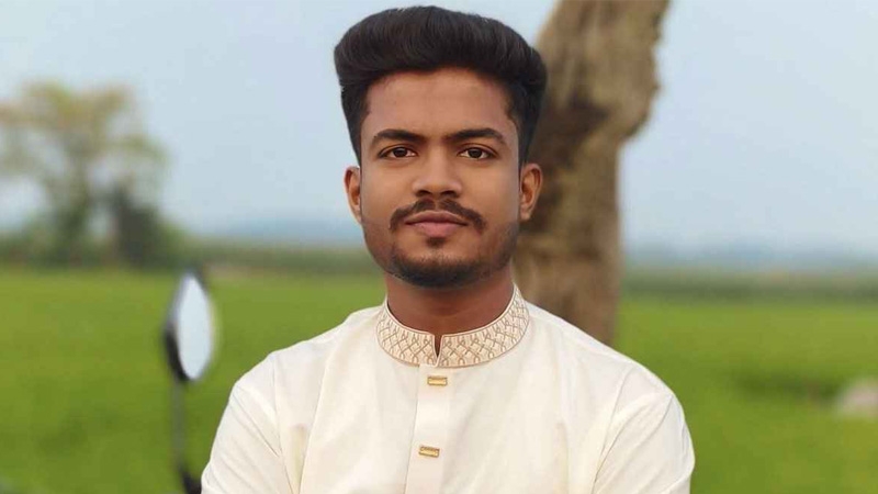 বিএনপির হামলা, লাইভে কাঁদলেন কেন্দ্রীয় সমন্বয়ক