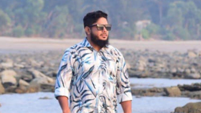 চাঁদাবাজির হাত থেকে রক্ষা পেলেন না আপন চাচা