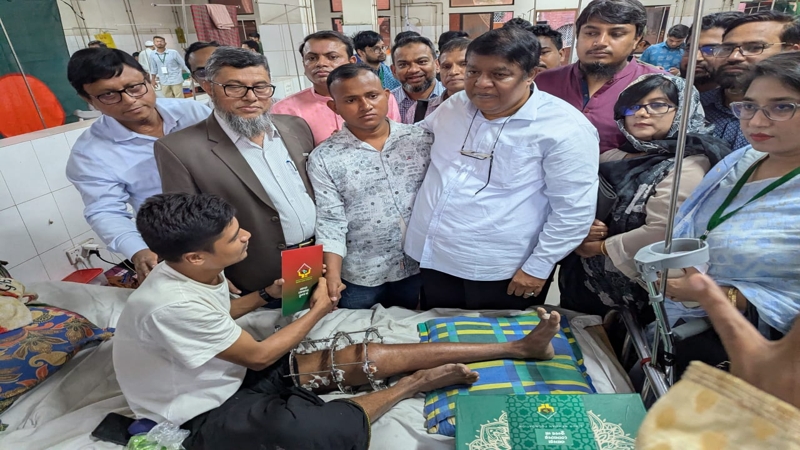 জুলাই অভ্যুত্থানে আহত ২২৯ জনকে ইফতার সামগ্রী বিতরণ