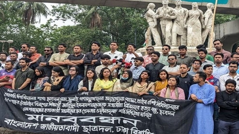 সাধারণ শিক্ষার্থীরা রাজনীতির ‘র’-ও বোঝে না