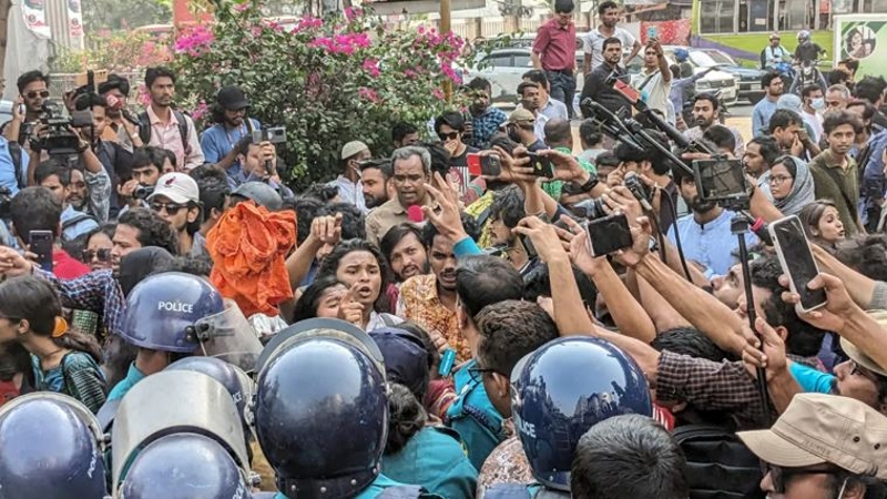 ১২ জনের নাম উল্লেখ করে পুলিশের মামলা