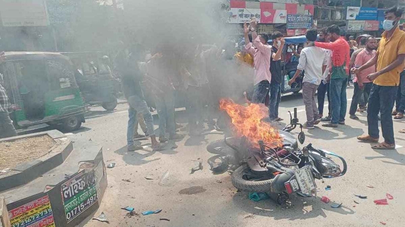 সাংবাদিকদের ওপর হামলায় ছাত্রদল নেতা গ্রেপ্তার