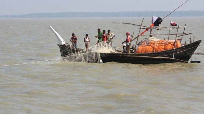 ৫৮ দিন মাছ ধরা নিষিদ্ধ ঘোষণা