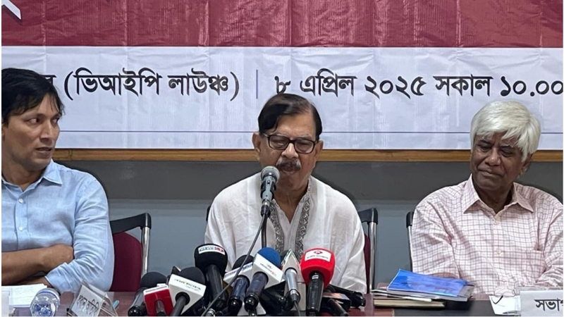 ড. ইউনূস ম্যাজিক দেখাচ্ছেন : মান্না