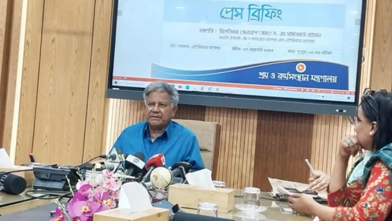 সেনাপ্রধান কোনো কথা না বুঝে বলেননি: শ্রম উপদেষ্টা