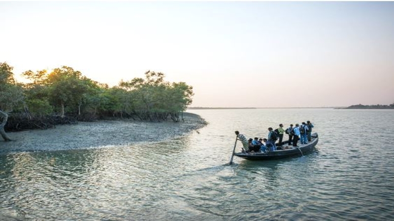 সুন্দরবনে অপহৃত ৬ নারী জেলেসহ ৩৩ জনকে উদ্ধার
