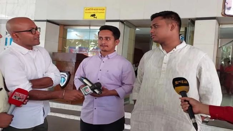 অভিযোগ নিয়ে দুদকে হাসনাত-সারজিস