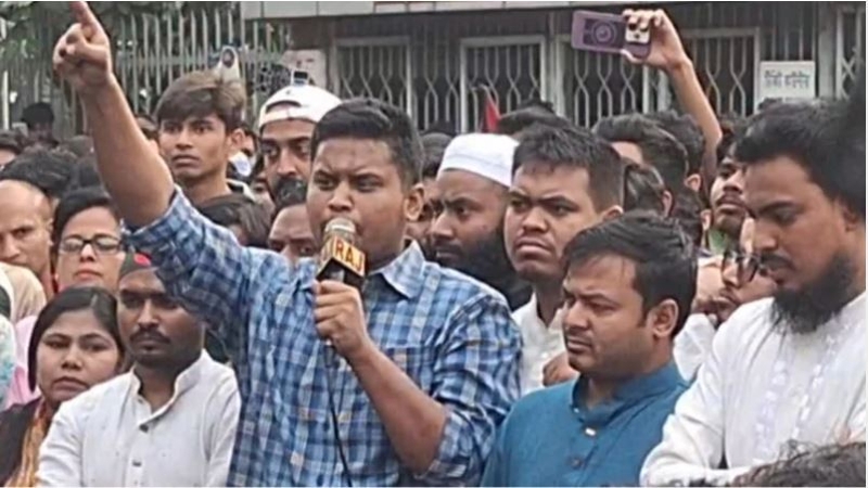 সেনানিবাসে যাদের কাজ, তারা সেখানেই থাকুন: হাসনাত
