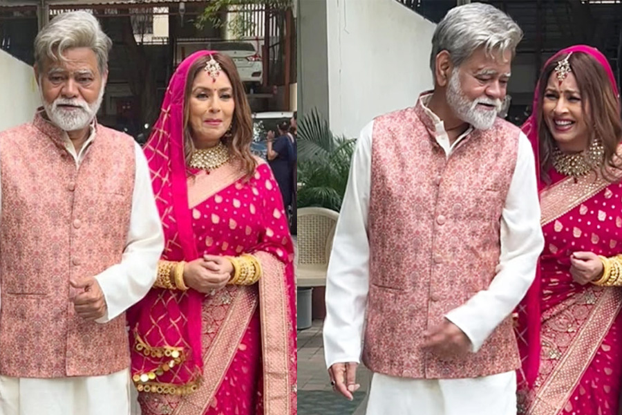 ডিভোর্সের ১২ বছর পর মহিমা, পাশে ষাটোর্ধ্ব সঞ্জয়!