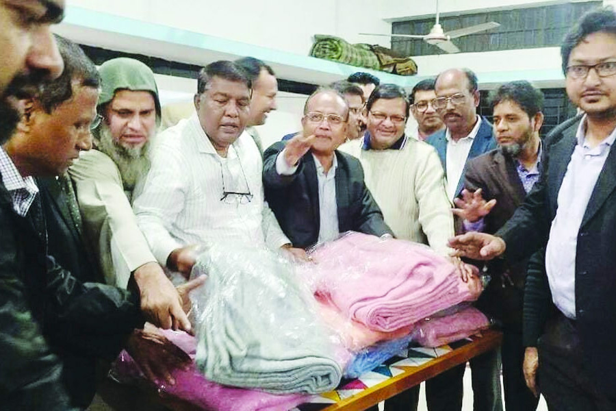 জিয়াউর রহমানের ৯০তম জন্মবার্ষিকীতে শীতবস্ত্র বিতরণ