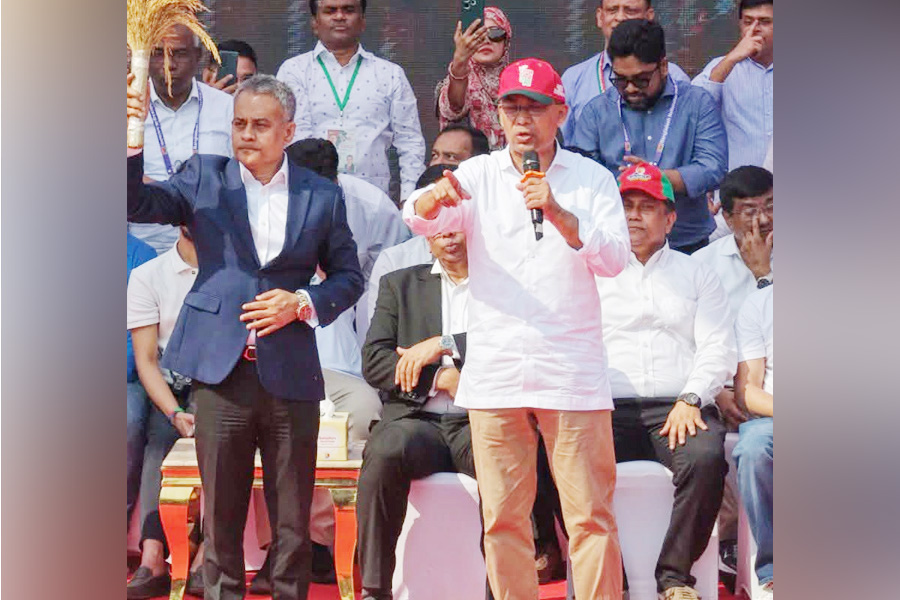 ঢাকা-১০–এর সমস্যা অগ্রাধিকারভিত্তিতে সমাধানের আশ্বাস রবিউলের