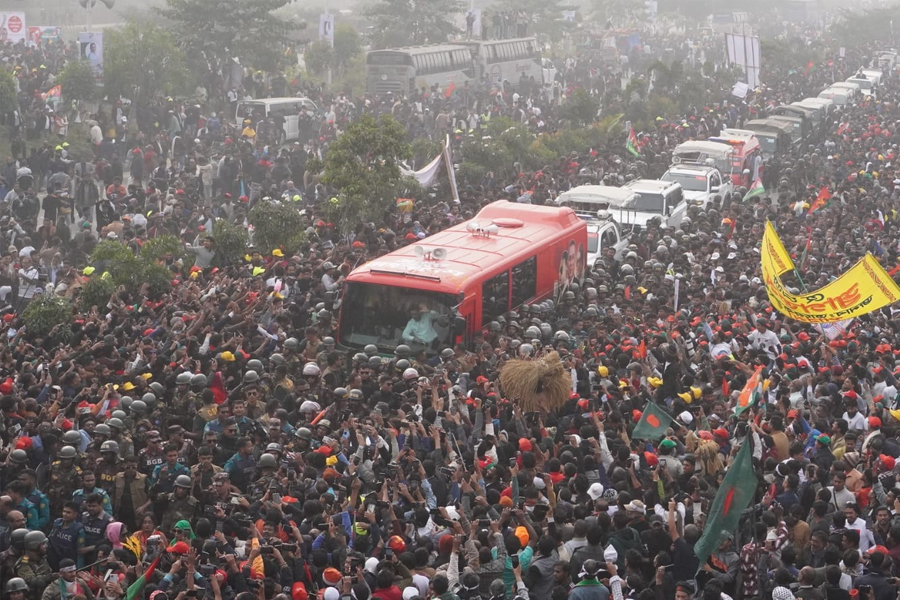 নেতাকর্মীদের বাঁধভাঙা উল্লাস