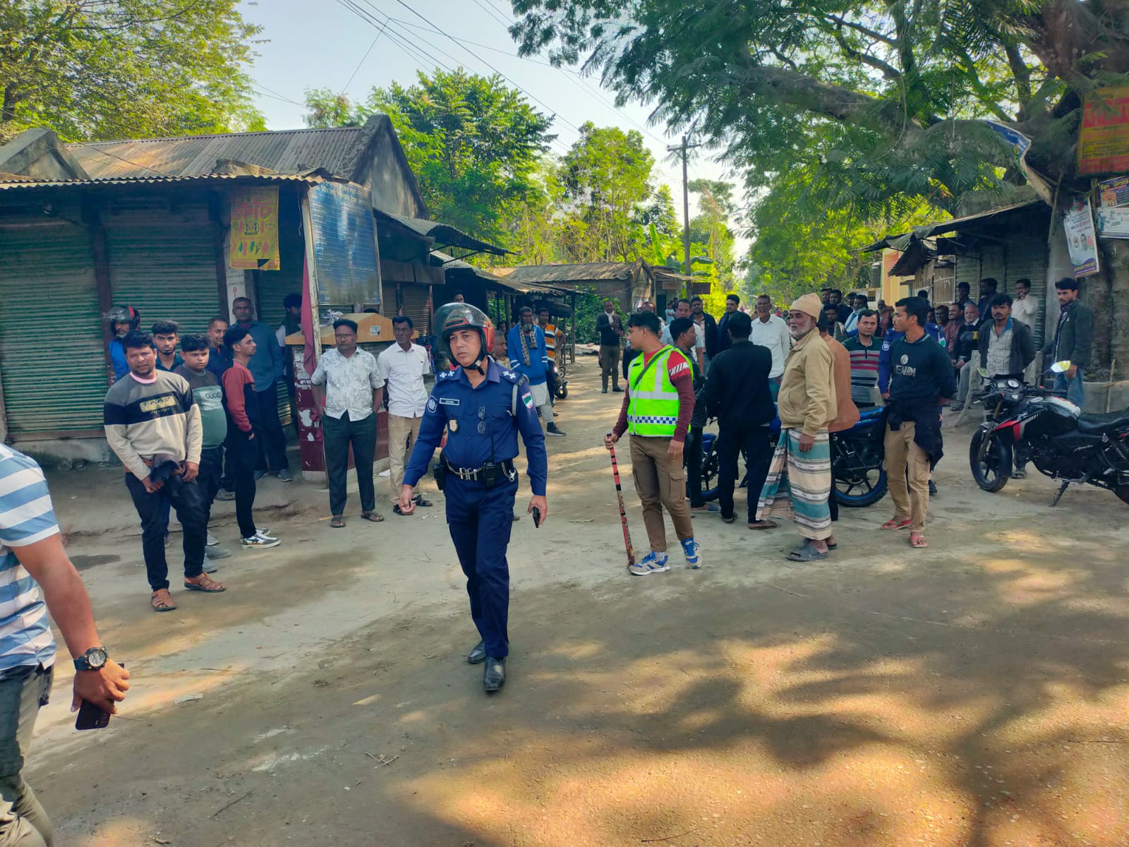 কুমারখালীতে বালুঘাটের ভাগ নিয়ে বিএনপির দুপক্ষের মহড়া