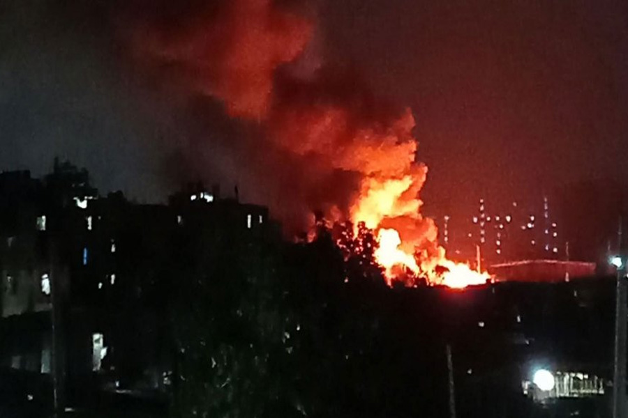 কালশী বস্তিতে আগুন, নিয়ন্ত্রণে ফায়ার সার্ভিসের ৭ ইউনিট