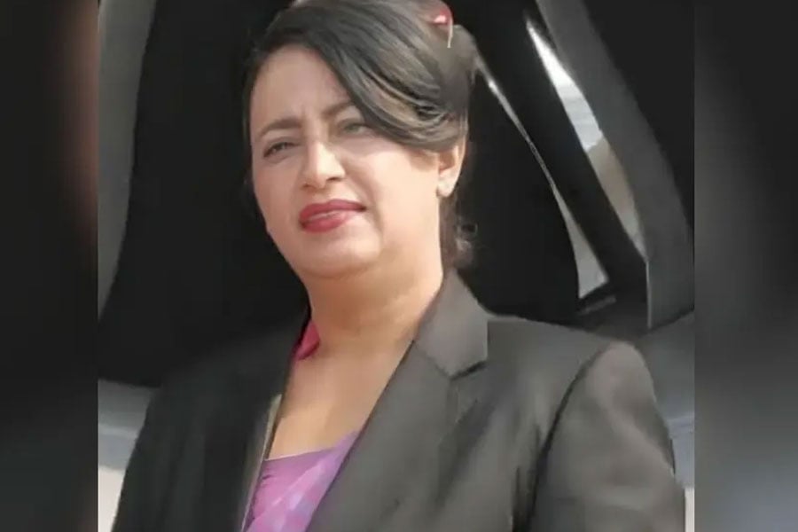 বিমানে ডিজিএম পদে অতিরিক্ত দায়িত্ব দেওয়ার কয়েক ঘণ্টার মধ্যেই প্রত্যাহার