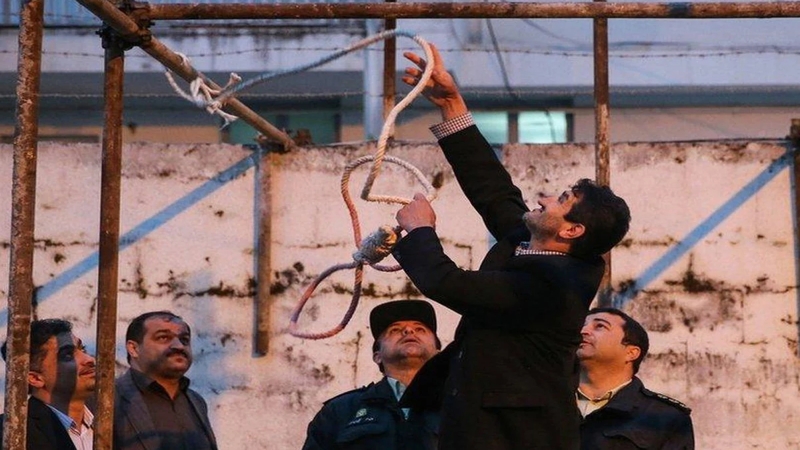 ইরানে তিন ধর্ষকের মৃত্যুদণ্ড কার্যকর