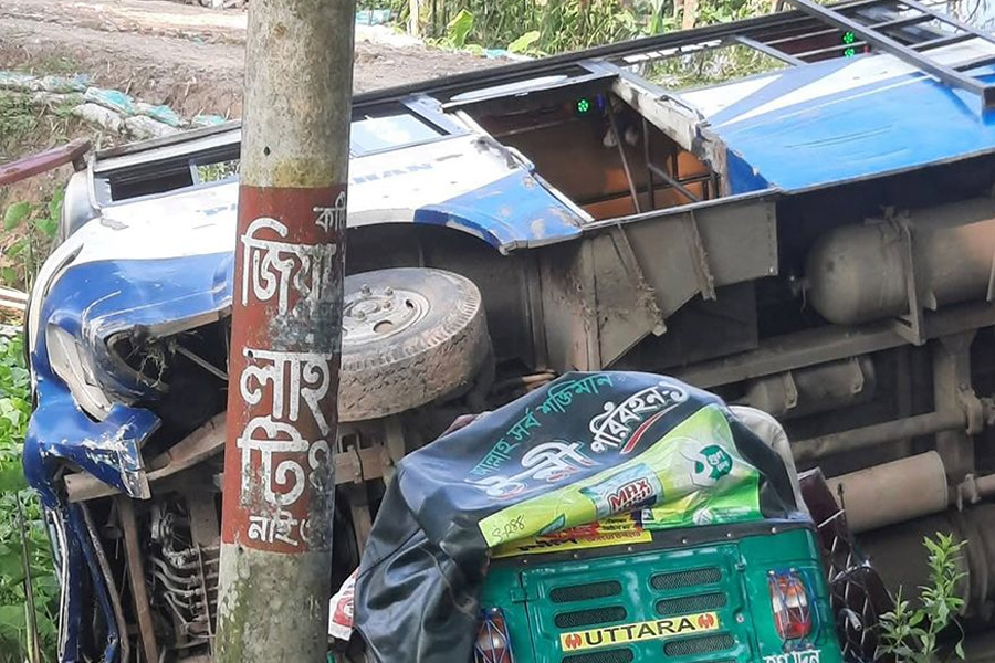 পাঁচ জেলায় সড়ক দুর্ঘটনায় নিহত ১৪