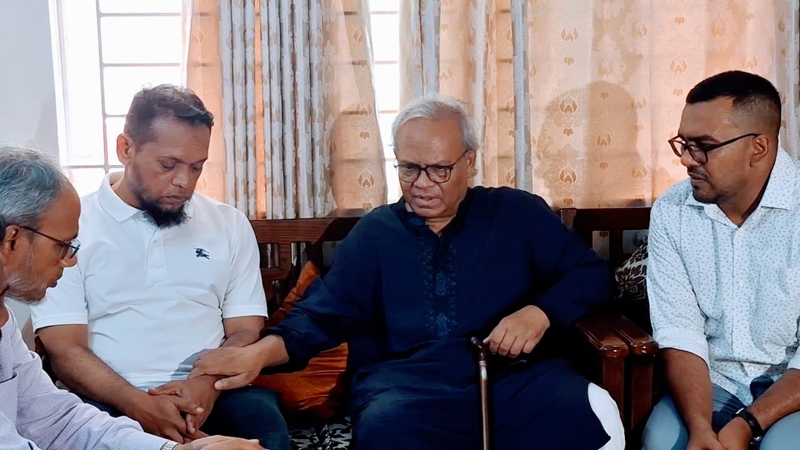 শহীদ আফনান ফাইয়াজের পরিবারের পাশে বিএনপি নেতা রিজভী