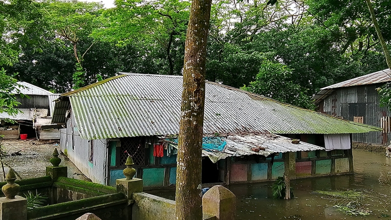 দক্ষিণাঞ্চলের সব নদীর পানি বিপৎসীমার ওপরে, লোকালয় প্লাবিত