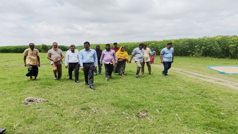 সারিয়াকান্দি পৌরসভায় আবর্জনা স্তূপীকরণের জন্য জমি পরিদর্শন