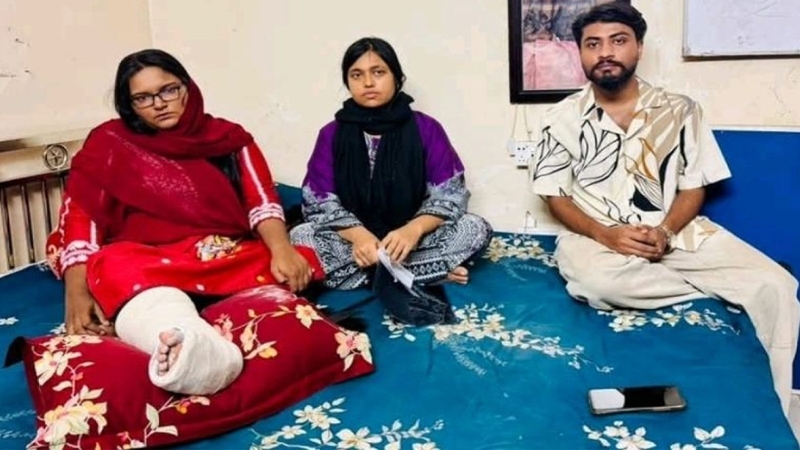 মিছিলে অংশ নিতে গিয়ে পা ভাঙলেন ছাত্রদল নেত্রী