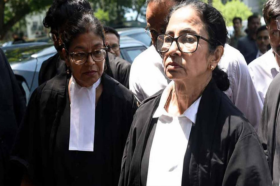 মমতার আইনজীবী পরিচয় নিয়ে বার কাউন্সিলের অনুসন্ধান
