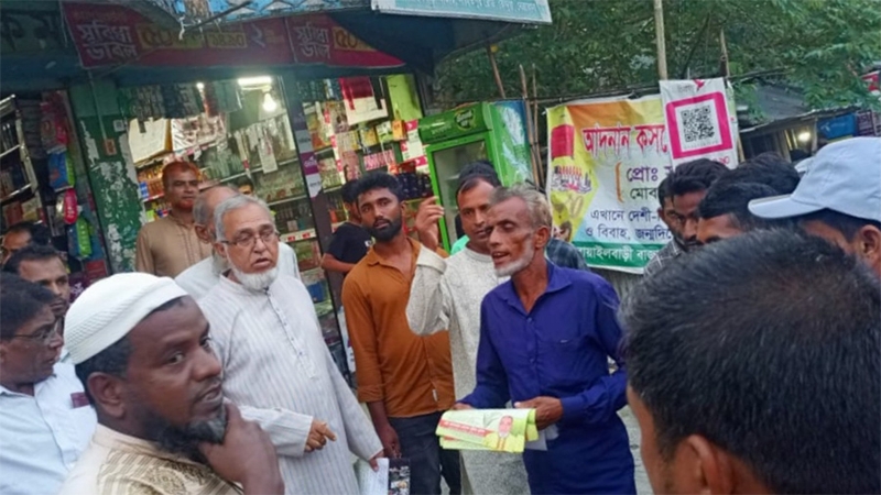 ৩১ দফা প্রচারে কেন্দুয়ার লিফলেট বিতরণ কর্মসূচি