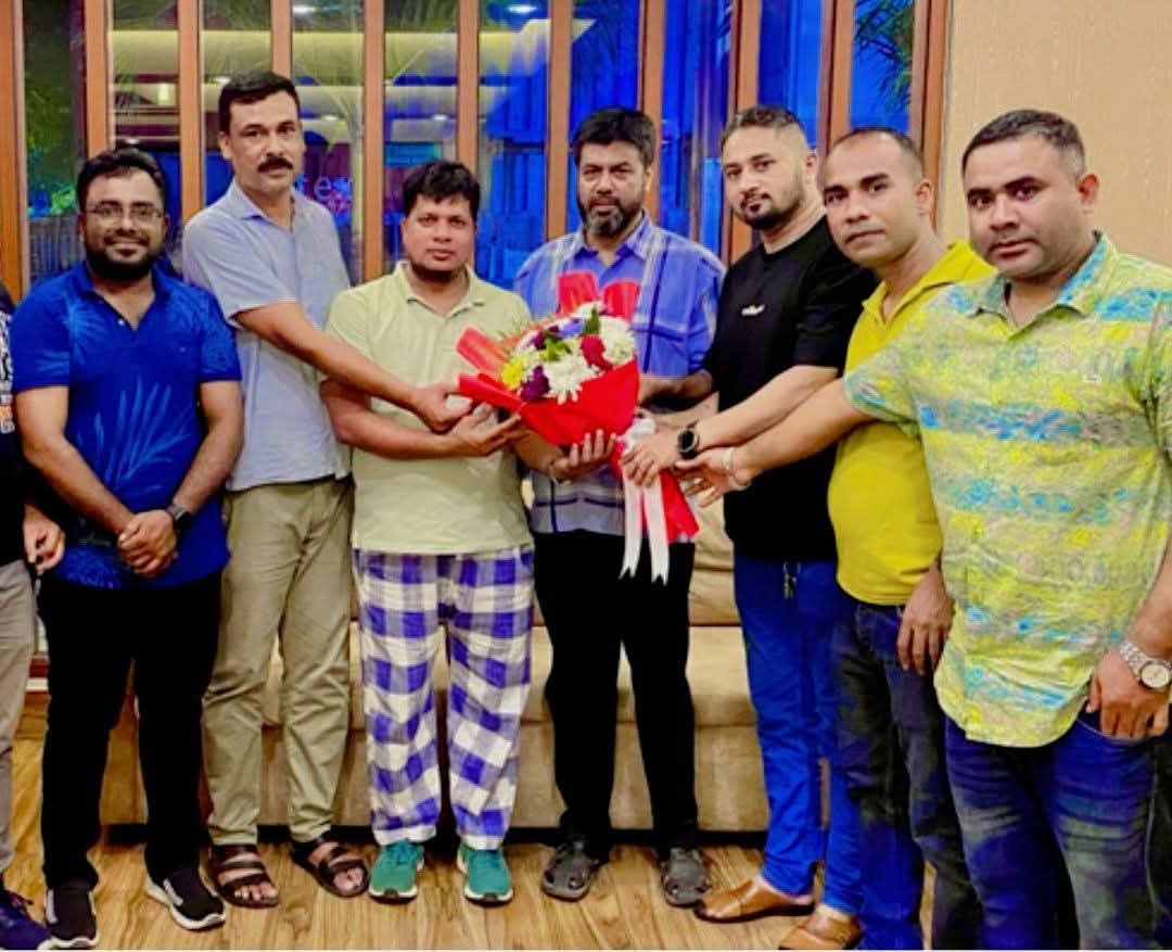 মালদ্বীপে রফিকুল আলম মজনুকে সংবর্ধনা