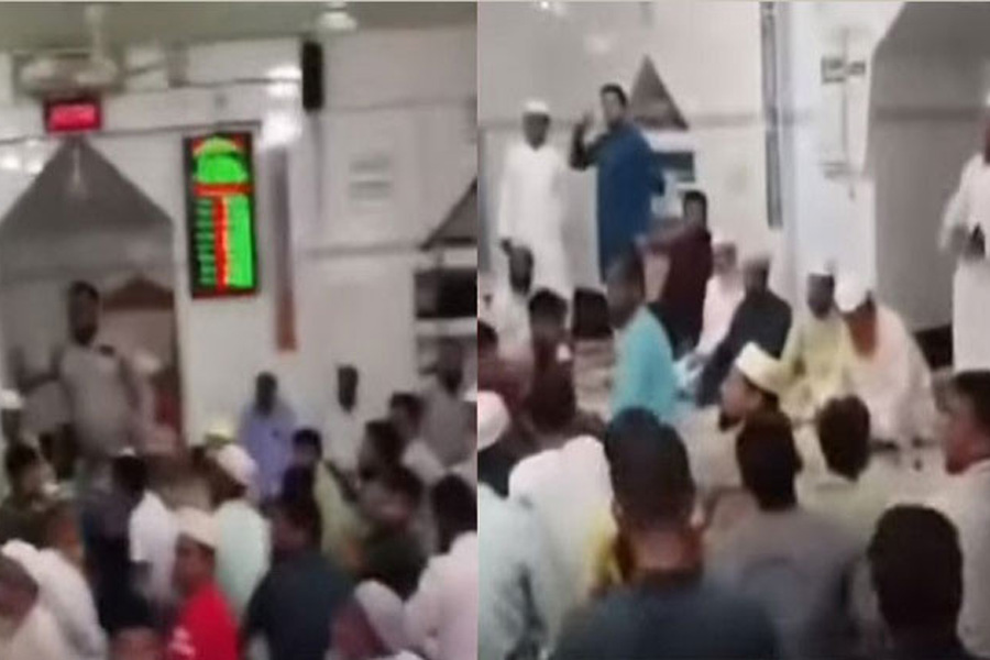 মসজিদে রাজনৈতিক প্রোগ্রাম, স্থানীয়দের বাধায় জামায়াত নেতারা বহিষ্কৃত