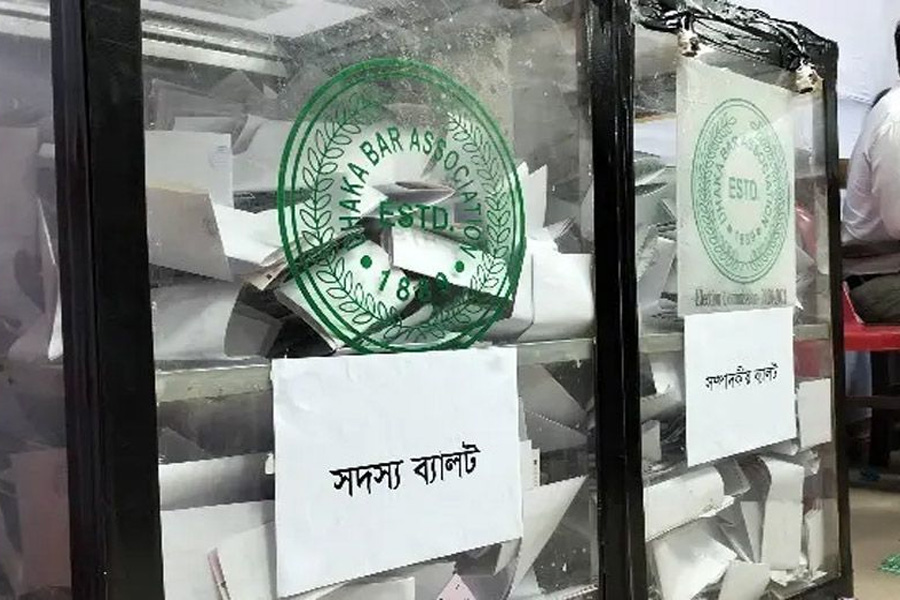 ঢাকা আইনজীবী সমিতির নির্বাচনে ভোট পড়েছে ৩৪ শতাংশ