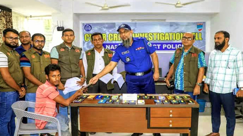 নড়াইলে হারিয়ে যাওয়া মোবাইল ও নগদ টাকা উদ্ধার
