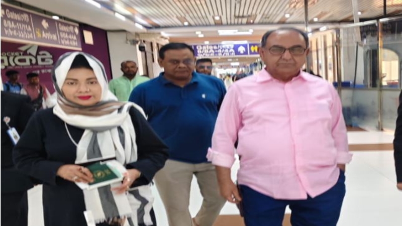 চিকিৎসার জন্য সিঙ্গাপুর গেলেন মির্জা আব্বাস